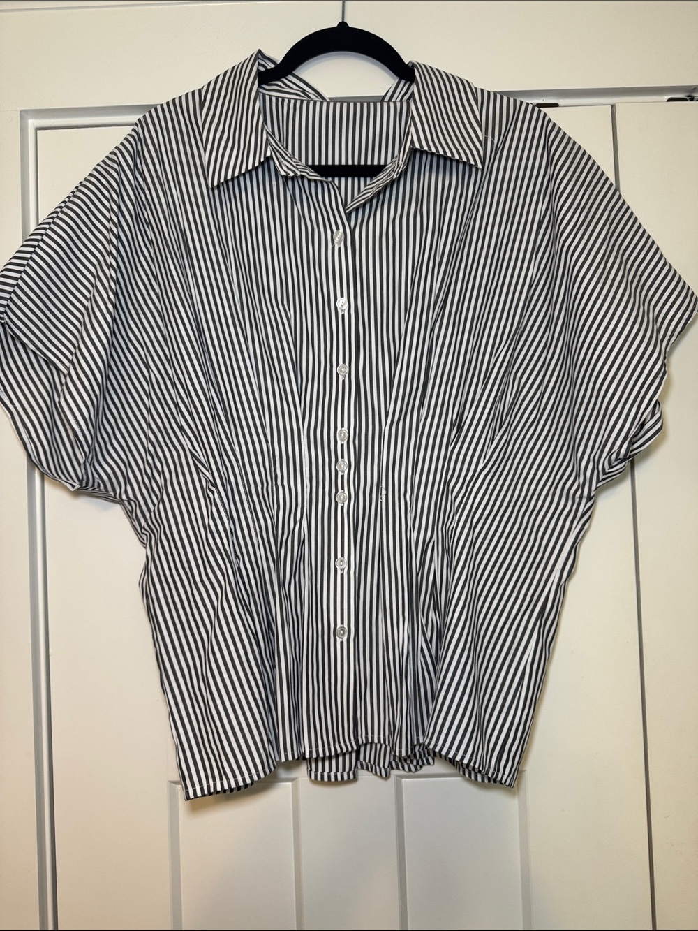 SHEIN Black and White Vertical Stripe Short-Sleeve Button-Down Shirt